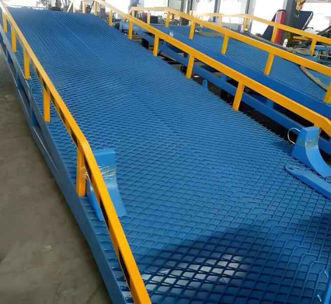 波莲镇移动式液压登车桥